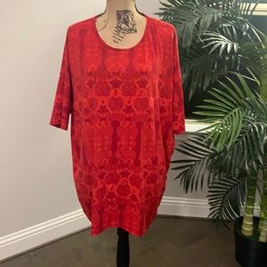 🐻 LuLaRoe Irma shirt A